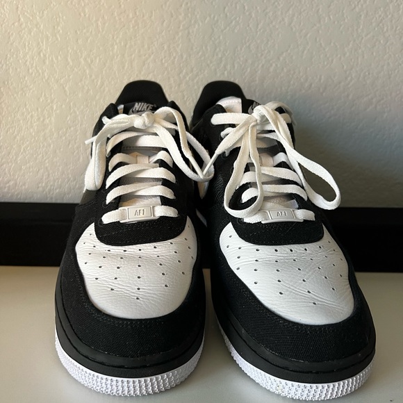Air Force 1 - Picture 2 of 4